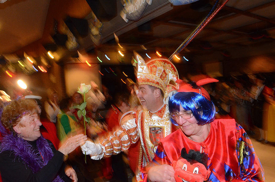 Könige Sieglar: Dreigestirn bei den katholischen Frauen Könige Sieglar: Dreigestirn bei den katholischen Frauen