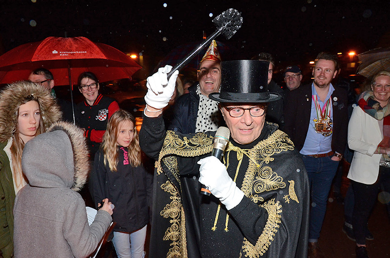 Nubbelverbrennung in Sieglar. Foto: Carsten Seim Nubbelverbrennung in Sieglar. Foto: Carsten Seim